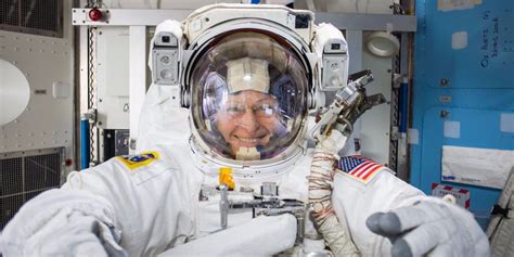 The Incredible Career Of Nasas Peggy Whitson Who Applied To Become An