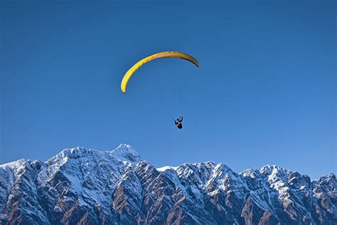 Перевод слова swinging, американское и британское произношение, транскрипция swinging tray — поднос с гнёздами для посуды (используется на кораблях, самолётах и т. Honeymoon in New Zealand: Where Romance Meets Adventure