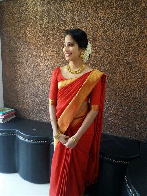 Simple And Uncluttered Indian Dresses Indian Outfits Kerala