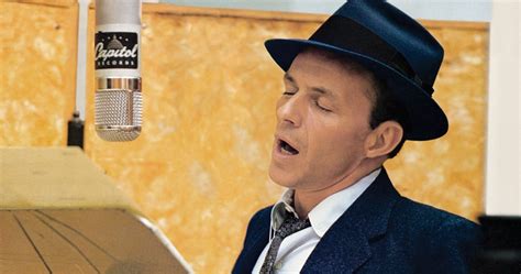 Одиннадцать раз становился лауреатом премии «грэмми». Frank Sinatra's Official Top 40 Biggest Selling Songs Revealed