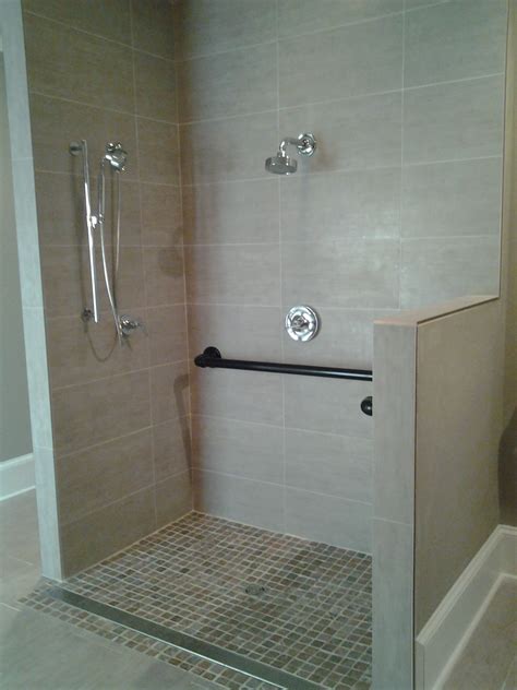 Walk in tubs home » walk in bathtub » handicap bathtubs & shower. Bathroom Designs For Elderly And Handicapped | Examatri ...