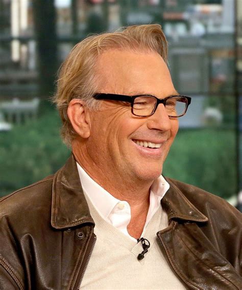 Kevin costner drops bombshell about iconic the bodyguard poster: Kevin Costner, author, loves the Press Club - The ...