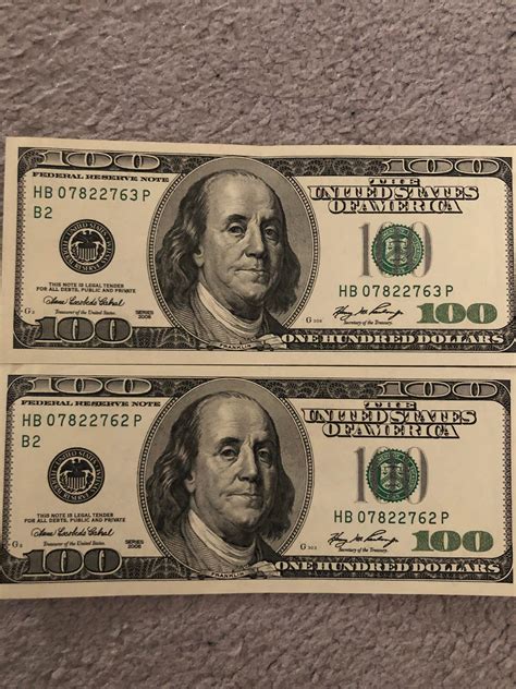 Consecutive $100 Bills : papermoney