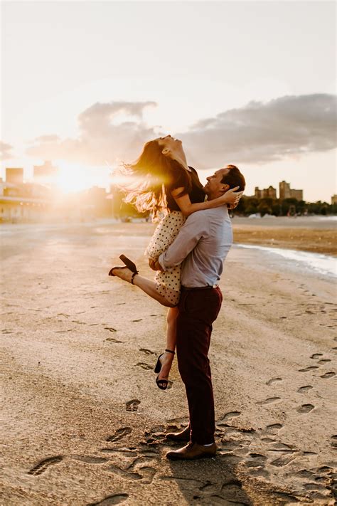 North Avenue Beach Engagement Session Photographs By Teresa Couple Picture Poses Couple