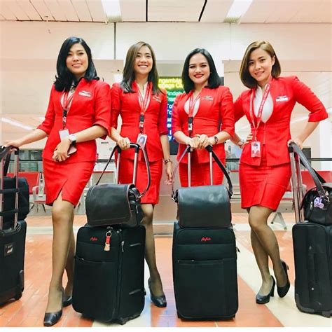 Pramugari Airasia Indonesiaさんのinstagram写真・2019年4月5日 21 08 Tight Mini Skirt Mini Skirts Flight