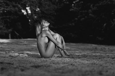 Eva Biechy Topless 13 Photos Thefappening