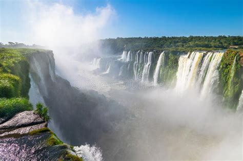 The Wonderful View Of Devil S Throat The Biggest Drop Of Iguazu Falls