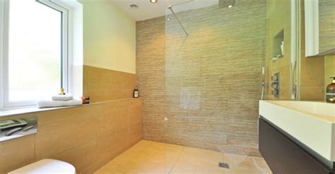Use your cup or bucket to splash water on the wall, removing the remaining cleaning agent and the grime.9 x. Best Way to Clean Shower Glass and Shower Walls