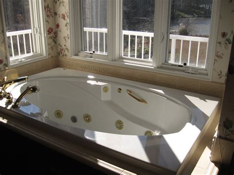 The garden tub is much bigger and has more depth than any other bathtub. 70s bathroom indoor garden tub | garden tub | Dream Home ...