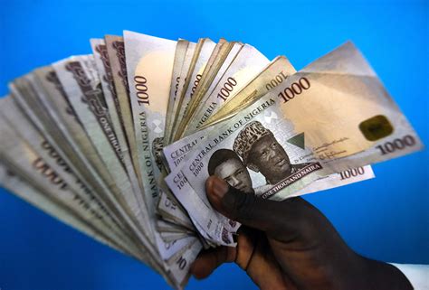 Nigerias Naira Slide Deepens Even As Central Bank Sells Dollars