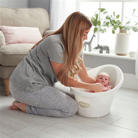 Today ttpm is reviewing blobbles bubble wands from boon. Shnuggle Baby Bath Reviews