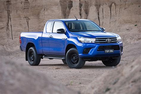 Toyota Hilux Extra Cab Specs And Photos 2015 2016 2017 2018 2019