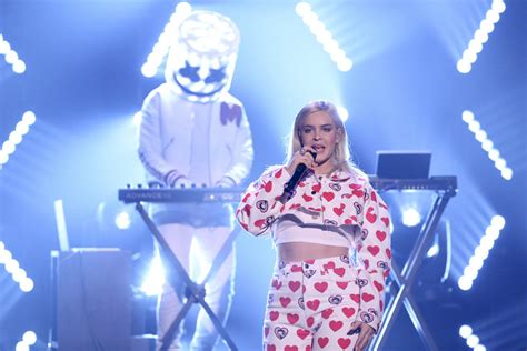 Marshmello And Anne Marie Perform Friends On Jimmy Fallons Tonight Show