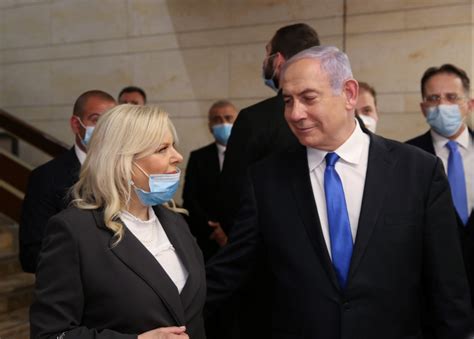 הפחד העמוק ביותר שלנו הוא לא שמא אנחנו חלשים מדי. דרוקר: "גנץ יודע להיות בלם. הוא מכבי רמת עמידר" - המקום הכי חם