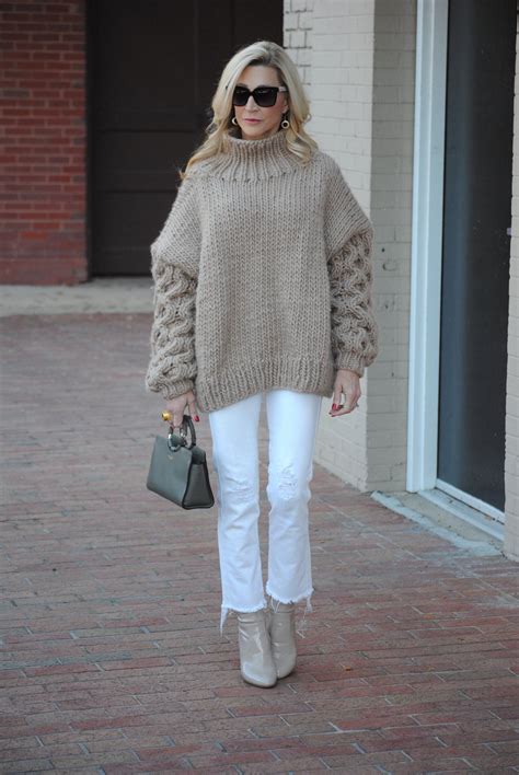 How To Style An Oversize Turtleneck Turtle Neck Oversized Turtleneck Sweaters Oversized