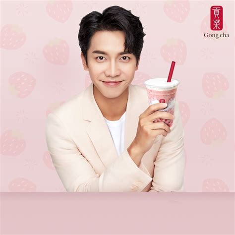 The protesting fan seems concerned with lee seung gi throwing away his career and asks him to protect fans. Lee Seung Gi Gong Cha Malaysia Promo Photos 18 ...