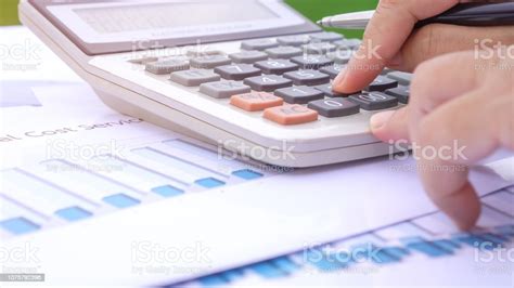 Concepto De Presupuesto Planificación De Documentos Contables Manos