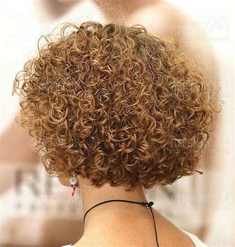 Insider trick by playing with different textures, pixie like anne hathaway's make for endless styling possibilities. 20 Gorgeous Short Curly Hair Ideas You Must See - crazyforus