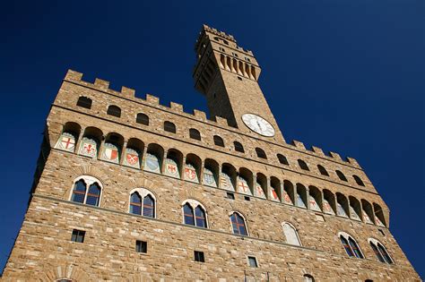 You will learn the history of the palace as your. Palazzo Vecchio - Florence Art & Culture App