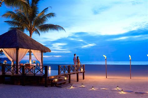 The tanjung aru beach is located at the end of tunku abdul rahman park. Castaway in Borneo, Shangri-la Tanjung Aru Kota Kinabalu ...