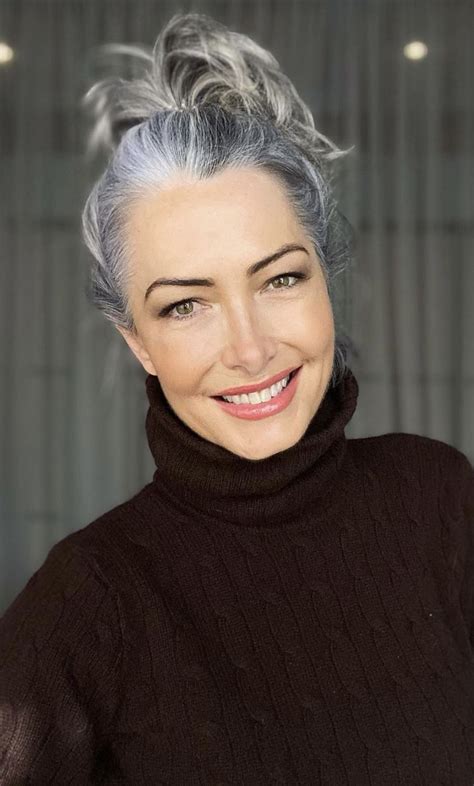 26 Stylish Short Gray Hairstyles For Women In 2023 Silver Grey Hair
