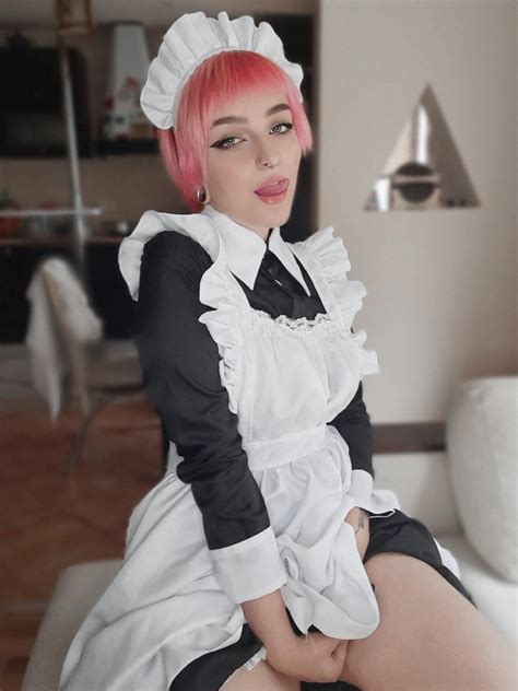 Horny Maid Rgirlswithneonhair