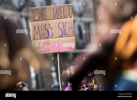 Demonstration Zur Gleichstellung Von Transsexuellen Fotos Und Bildmaterial In Hoher Auflösung