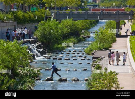 Cheonggyecheon River In Seoul South Korea Stock Photo Alamy