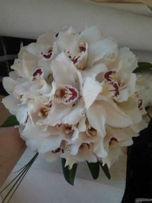 Come colore del mio matrimonio, oltre all'avorio ovviamente, abbiamo scelto il color corallo.e i fiori?? Foto bouquet classico | Bouquet matrimonio, Bouquet ...