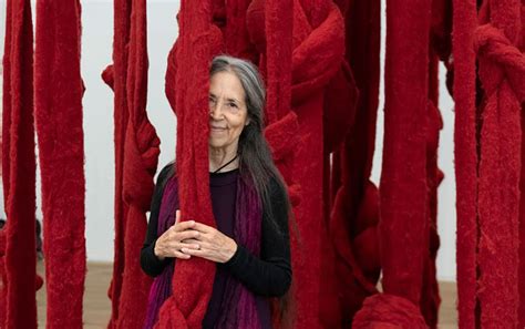 La Artista Chilena Cecilia Vicuña Celebra Su Primera Exposición Individual En Nueva York
