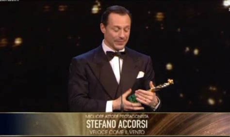 Non ci si abitua mai, aveva detto l'attore, 49 anni, parlando dell'arrivo del suo terzo figlio e primo con la moglie bianca, 29 anni professione modella e. Stefano Accorsi figli, il vincitore del David di Donatello ...