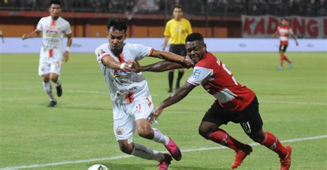 Laga ini ditayangkan di indosiar, service streaming video. Live Streaming Indosiar Persija vs Kalteng Putra 20 ...