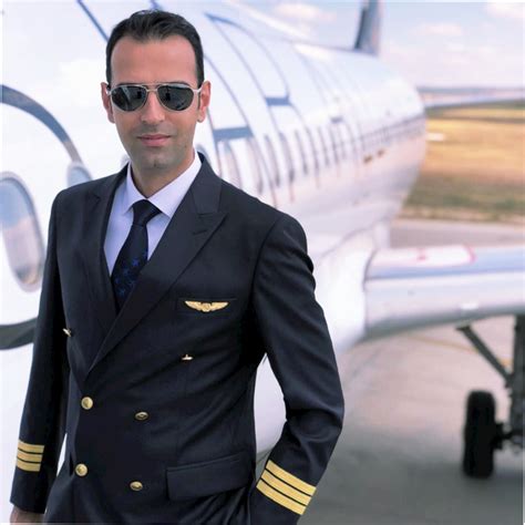 Kamil CÖmert Pilot Turkish Airlines Linkedin