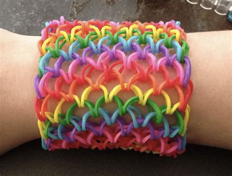 Rainbow Looms Are Making A Comeback And It Makes Me So Happy