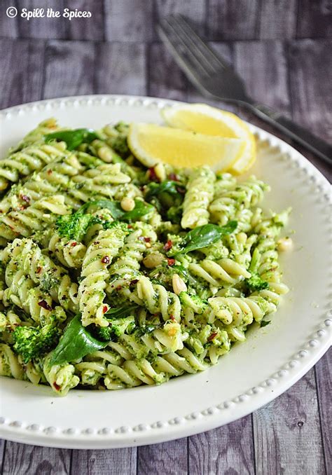 Drizzle with 1 teaspoon (2 tsp) oil and toss to keep the noodles. Broccoli Basil Pesto Pasta | Spill the Spices