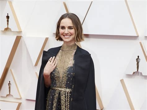 On Natalie Portman S Statement Dress At The Oscars Chaz S