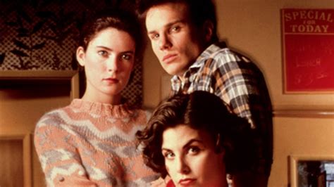 Twin Peaks Is Coming To Showtime See Original Cast Almost 25 Years