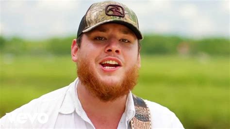 luke combs net worth age spouse songs awards labels profiles za