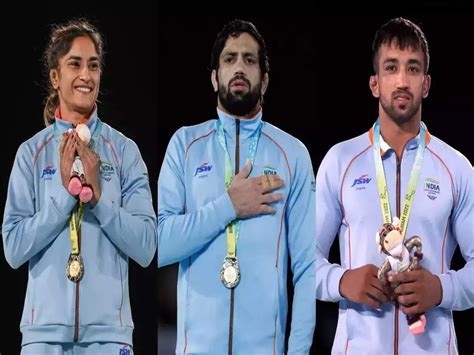 Wrestling Indian Wrestlers Collect Gold Medal At Commonwealth