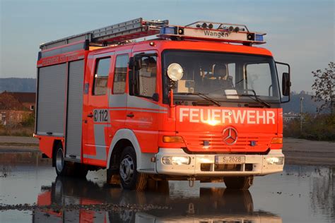 Einsatzstellen der feuerwehr sind fast immer mit zahlreichen gefahren für menschen, tiere, umwelt, sachwerte sowie die eingesetzten kräfte … Löschfahrzeug 8/6 - Freiw. Feuerwehr Stuttgart, Abt. Wangen