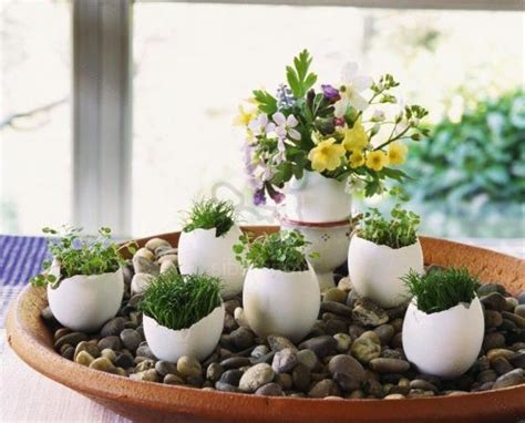 Recycling Egg Shells For Miniature Vases Green Easter Decorating With