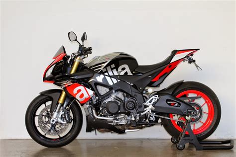 Aprilia have revealed the 2017 tuono v4 1100 rr and factory machines at intermot, with the tuono receiving completely revamped electronics. Sports Cycle: Aprilia Tuono V4 2015 EICMA 1100 Reviews