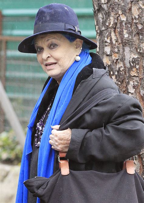 She was an actress, known for nainen vailla sielua (1953). Lucía Bosé, requerida en los juzgados de manera inmediata