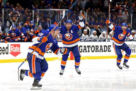 New York Islanders Force Game 7 With Incredible Comeback Over Tampa Bay