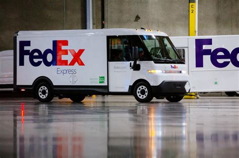 Fedex Receives Its First Fully Electric Gm Brightdrop Delivery Vans