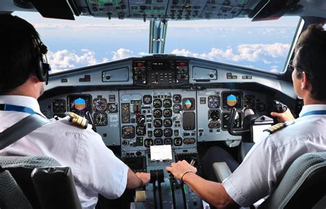 How Can I Become A Commercial Airline Pilot With Pictures