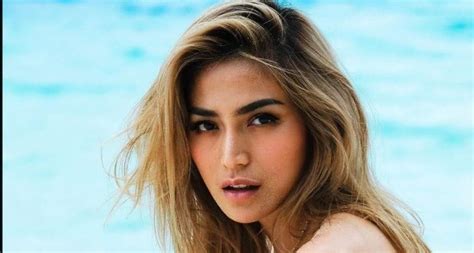 Jessicaiskandar #vincentverhaag rumah di bali jessica iskandar luas seperti lapangan bola ga kebayang nanti kalo sudah raja gombal andre taulany vs. Jessica Iskandar Buat Konsep Pick Delivery untuk Bisnisnya ...