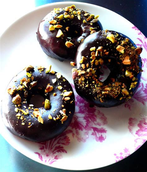 6 Common Migraine Food Triggers To Avoid If You Re Migraine Prone Chocolate Doughnut Glaze