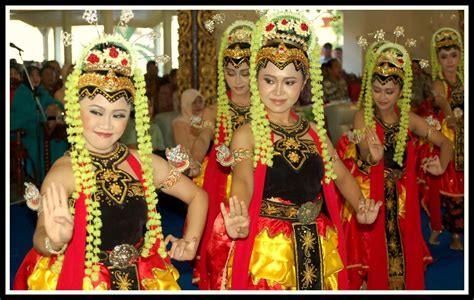 Tari Muang Sangkal Tarian Tradisional Dari Madura Jawa Timur Cinta Indonesia