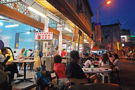 A simple food stall offering vegetarian noodles; A Travel Guide to Penang, Malaysia